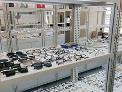 -无奔眼镜·蔡司·依视路授权店(朝阳大悦城店)