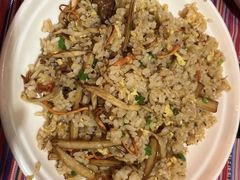 -香巴拉云南餐厅(华莱坞店)