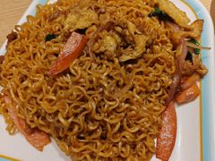 炒方便面-街角等你.大连海鲜烧烤.经典铁板海鲜串(西安路店)