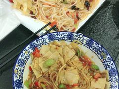 -撒拉人家.酸菜牦牛肉火锅