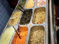 自助取餐区-三兄弟高炉烧饼