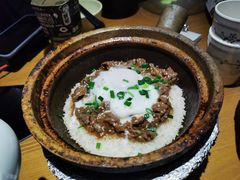 窝蛋牛肉饭-红星光发煲仔饭(文海店)
