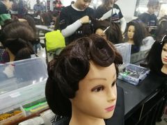 -首脑美容美发化妆美甲培训学校(龙岗校区)