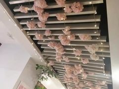 -樱花里音乐餐吧·牛扒椰子鸡(东圃店)