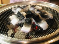 -围炉肉舍•炭烤活鳗•丹东海鲜烤肉(步行街店)