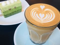 浓郁拿铁+抹茶慕斯-Seesaw Coffee(环贸iapm店)