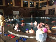 室内大型温泉池-咸宁万豪温泉谷度假区