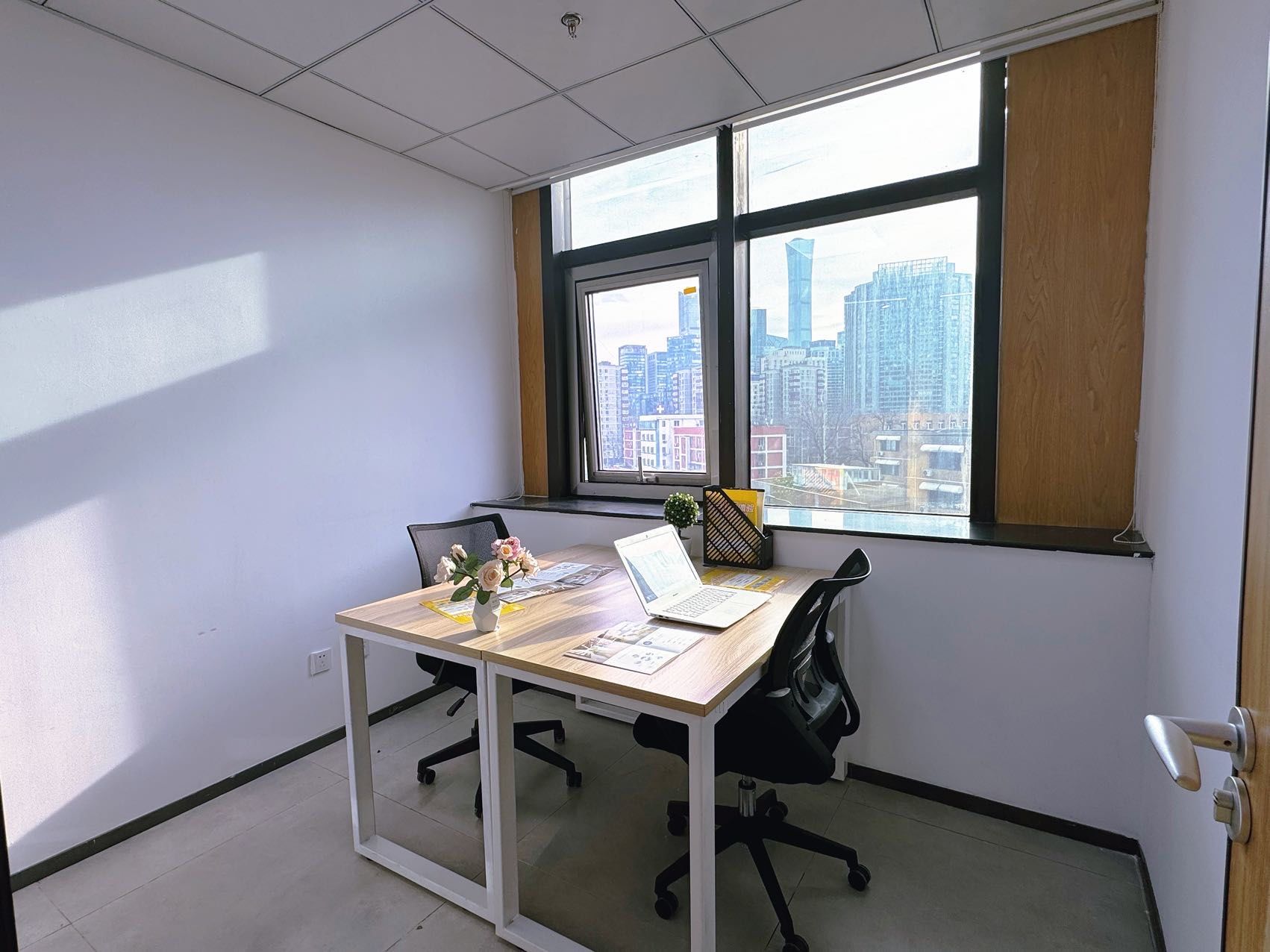 这么小的办公室能招到人嘛?