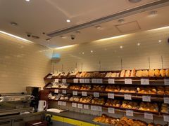 面包甜点陈列柜-老佛爷饼店