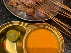 -何妹湿辣牛肉·粤式烧烤砂煲(桂雅路店)