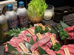 -铭牛烧肉·和牛海鲜自助(高新月牙湖店)