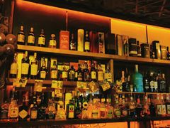 -城墙外BAR