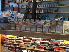 -猫的天空之城概念书店(杭州南宋御街店)