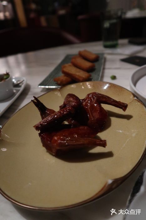 新荣记(新源南路店)脆皮妙龄鸽图片