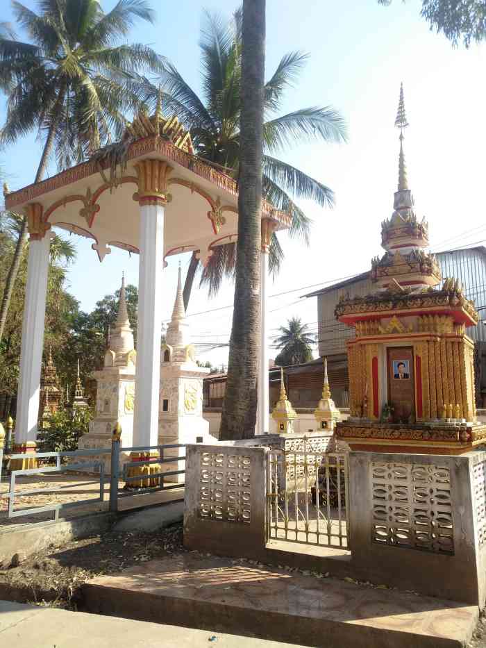 索巴琅寺-"老挝世界最不发达国家之一,深处东南亚内陆.