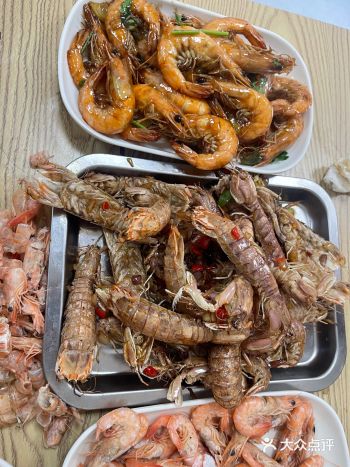 我觉得做的最好吃的就是油焖大虾,特别香