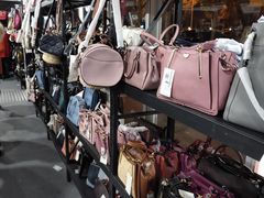 -COACH蔻驰(赛特奥特莱斯店)