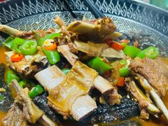 -罗霸蛮老岳阳大排档·鲜货烧烤·土吊子煨砂锅烧菜