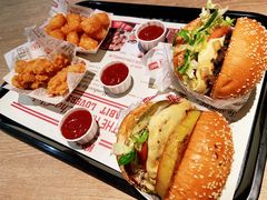 -The Habit Burger Grill 哈比特汉堡(复兴soho店)