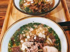 -裕新楼粉面馆·石磨手工粉(四方坪店)