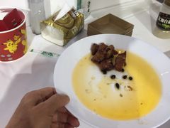 炒菜机器人烧出的小排骨-东浩兰生上海世博展览馆