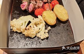 Stone Plate Grilled Beef Ribs