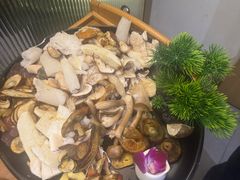 -一朵菌·野生菌探索家火锅(南亚店)