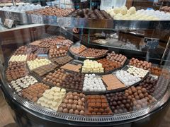 -Laderach 莱德拉(上海环贸iapm店)