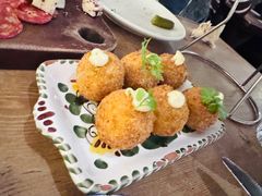 炸鳕鱼丸子-Alimentari Grande(东湖路店)