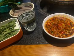 -两三事小郡肝串串香火锅(桂庙店)