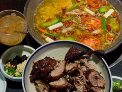 -小饕荟雅安贡椒鱼鲜馆(广福桥店)