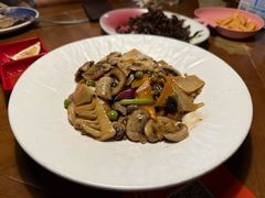 -雀舞云南菜(天津天河城购物中心店)