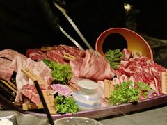 -铭牛烧肉·和牛海鲜自助(高新月牙湖店)