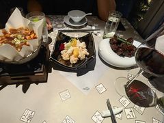 -穹六人间 people 6(岳阳路店)
