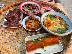 -爆炸头阿姨小四川正宗川味小吃(无任何分店)