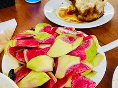 拌萝卜皮-宝瑞门钉肉饼店