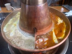 -果松木炭酸菜铜火锅·外婆参鸡汤