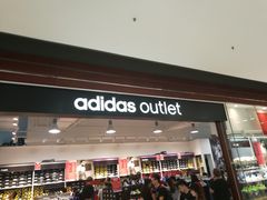 店内环境-东荟城名店仓