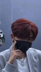 -一家只做男发烫染的店