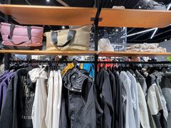 -百联奥特莱斯广场(南京店)