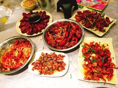 -巴厘龙虾·榜首油焖大虾(音乐学院·沿江酒馆店)