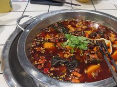 -晓彭肥肠鸡·泡椒鸡火锅(水木天地店)