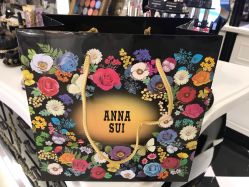 -ANNA SUI