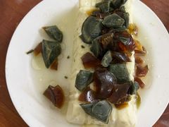 皮蛋豆腐-宝瑞门钉肉饼店