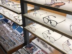 -优医视平价眼镜蔡司依视路折扣工厂店(德胜门店)