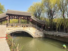 -雪山彩虹谷景区