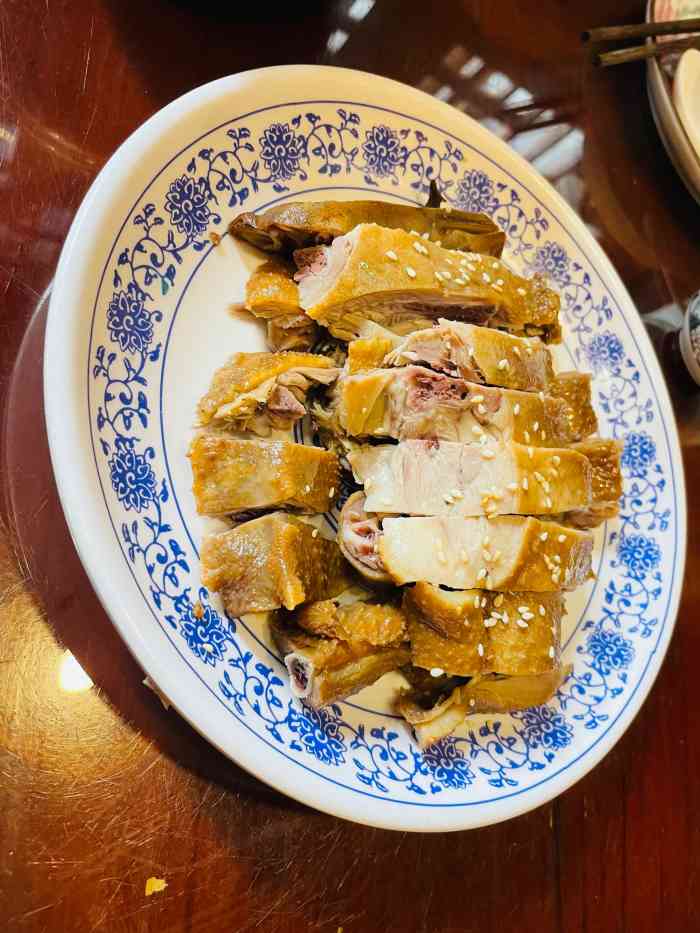 12打分前几天我们公司一起去汽博杨记隆府店吃团年饭,位置好找,菜品