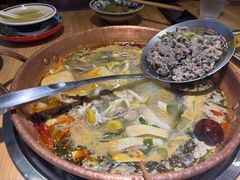 -洱火云南酸菜牛肉火锅(石景山当代商城店)