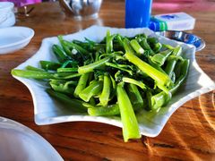 -黄记四更烤乳猪店