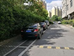 -锦江之星旅馆上海虹桥枢纽天山西路店-停车场